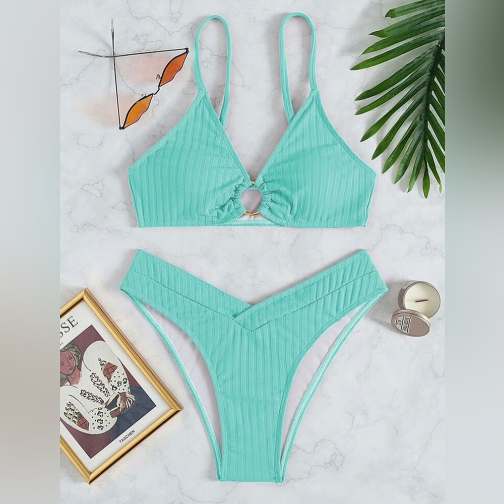NNW Solid Ring Linked Bikini Swimsuit. L(8-10)